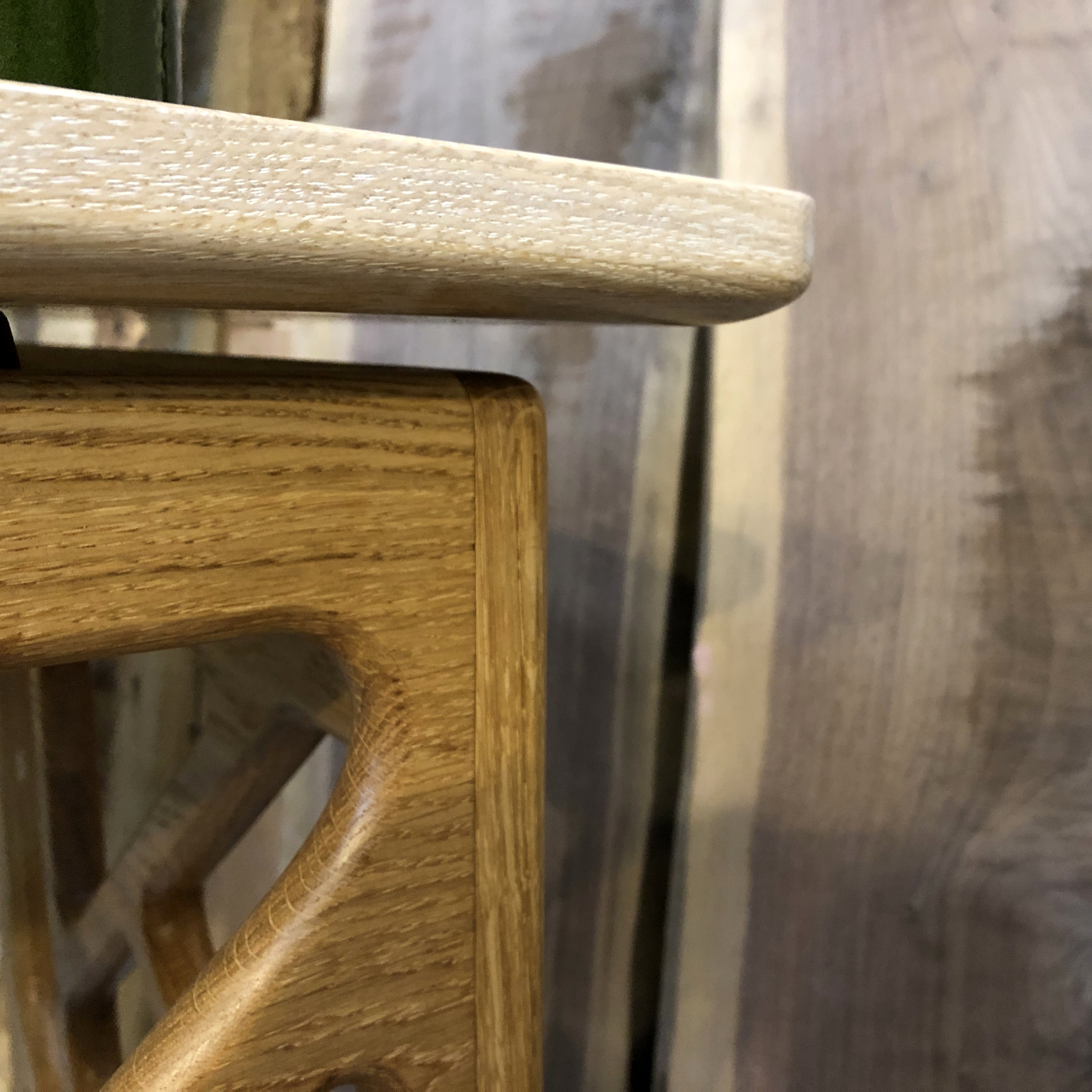 Schreibtisch Maßanfertigung Eichenholz Design modern weiß mauve