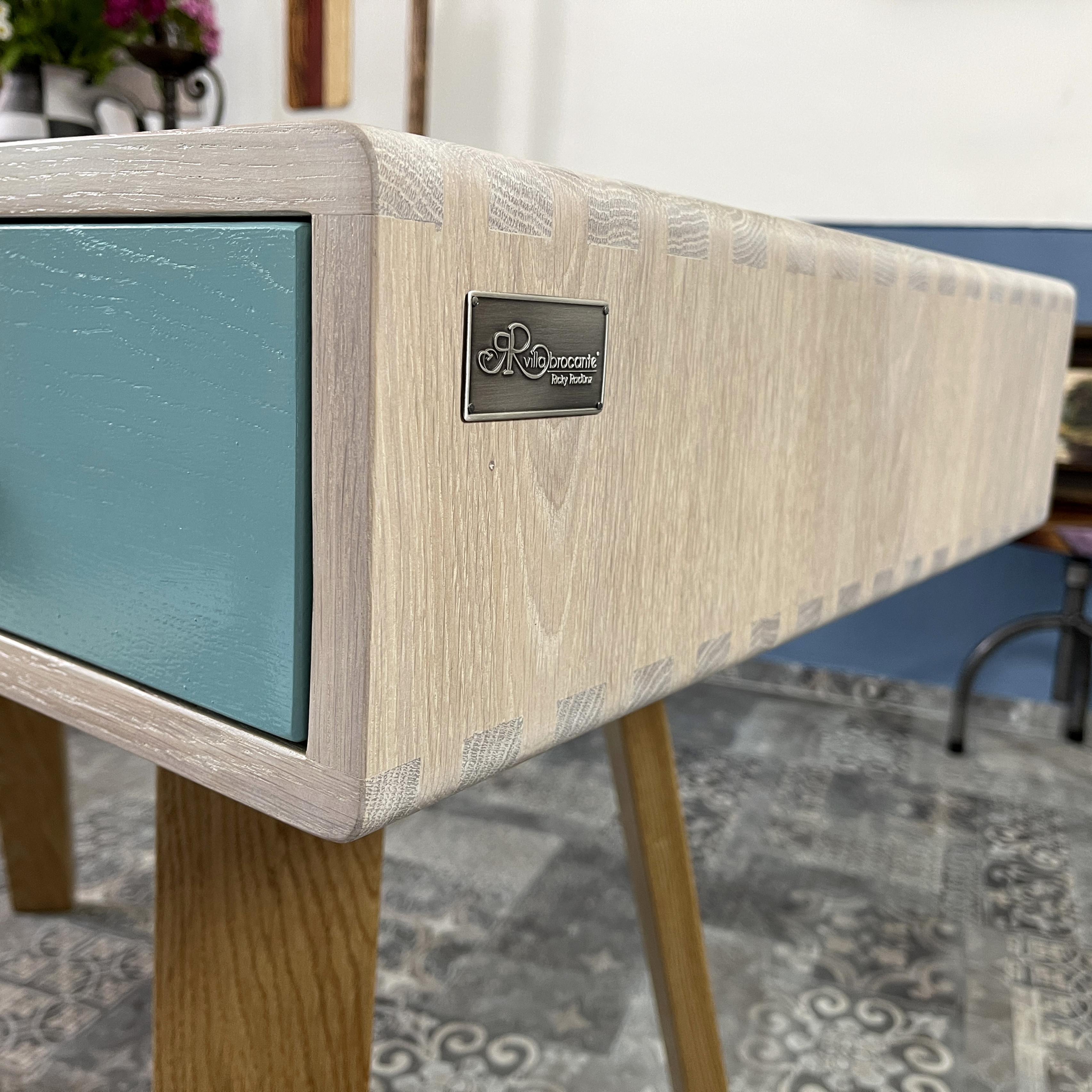 Schreibtisch Kasten modern türkis blau weiß Vintage Schublade Holz
