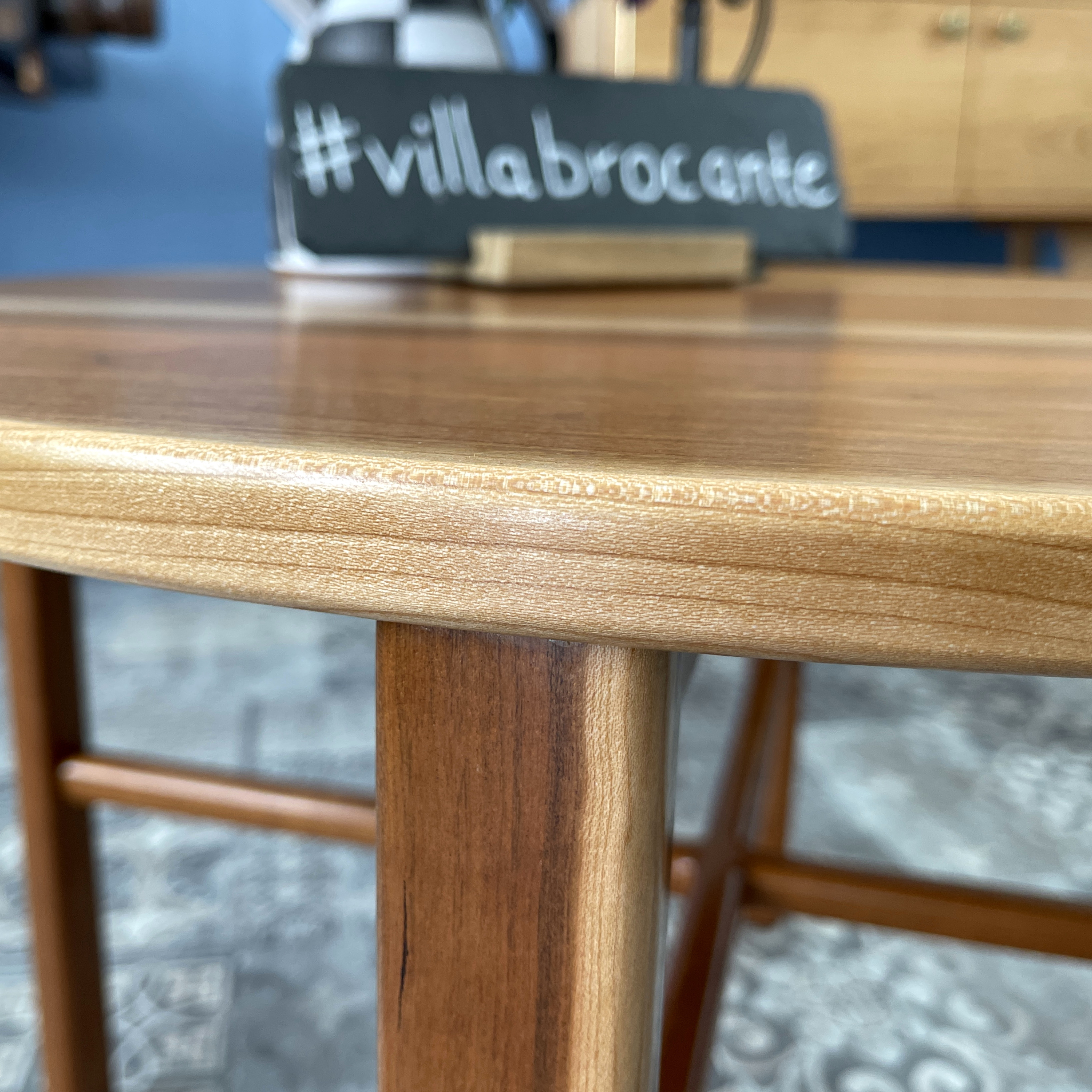 Couchtisch rund Designer Marke Kirschbaum Holz edel massiv villa-brocante