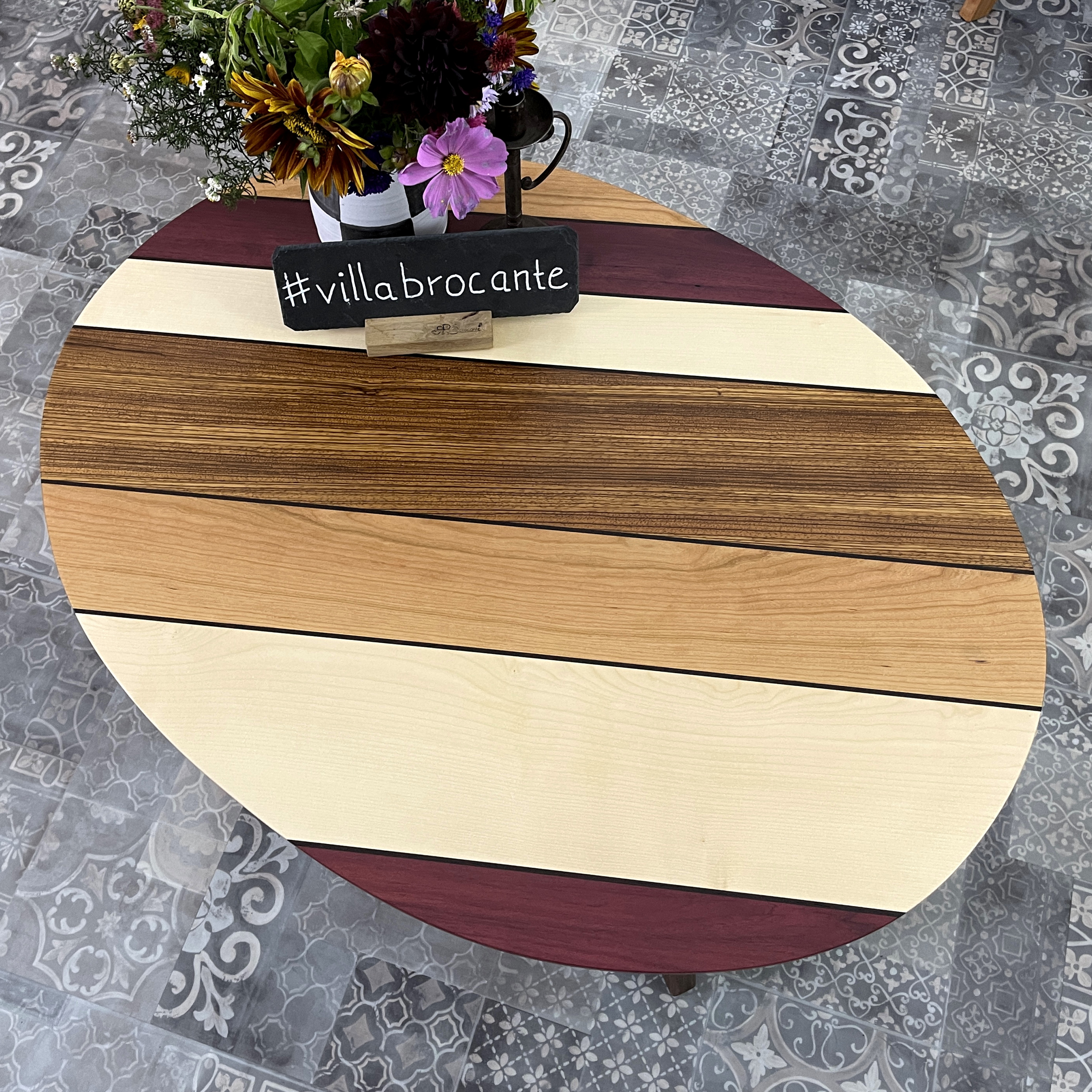 Couchtisch Ellipse rund Edelholz weiß lila bunt Design auf Maß braun
