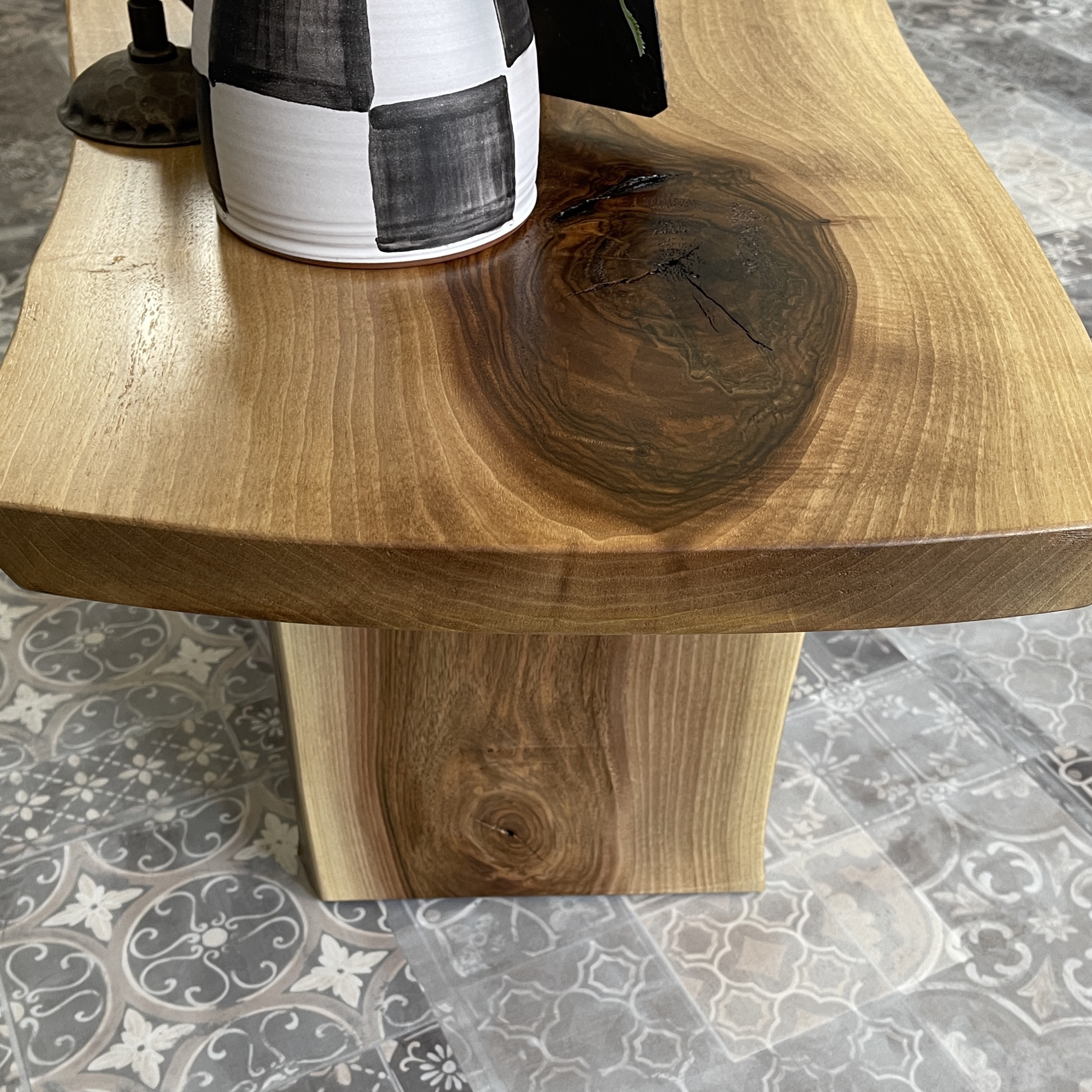 Couchtisch Massivholz Baumkante dunkelbraun Tischler
