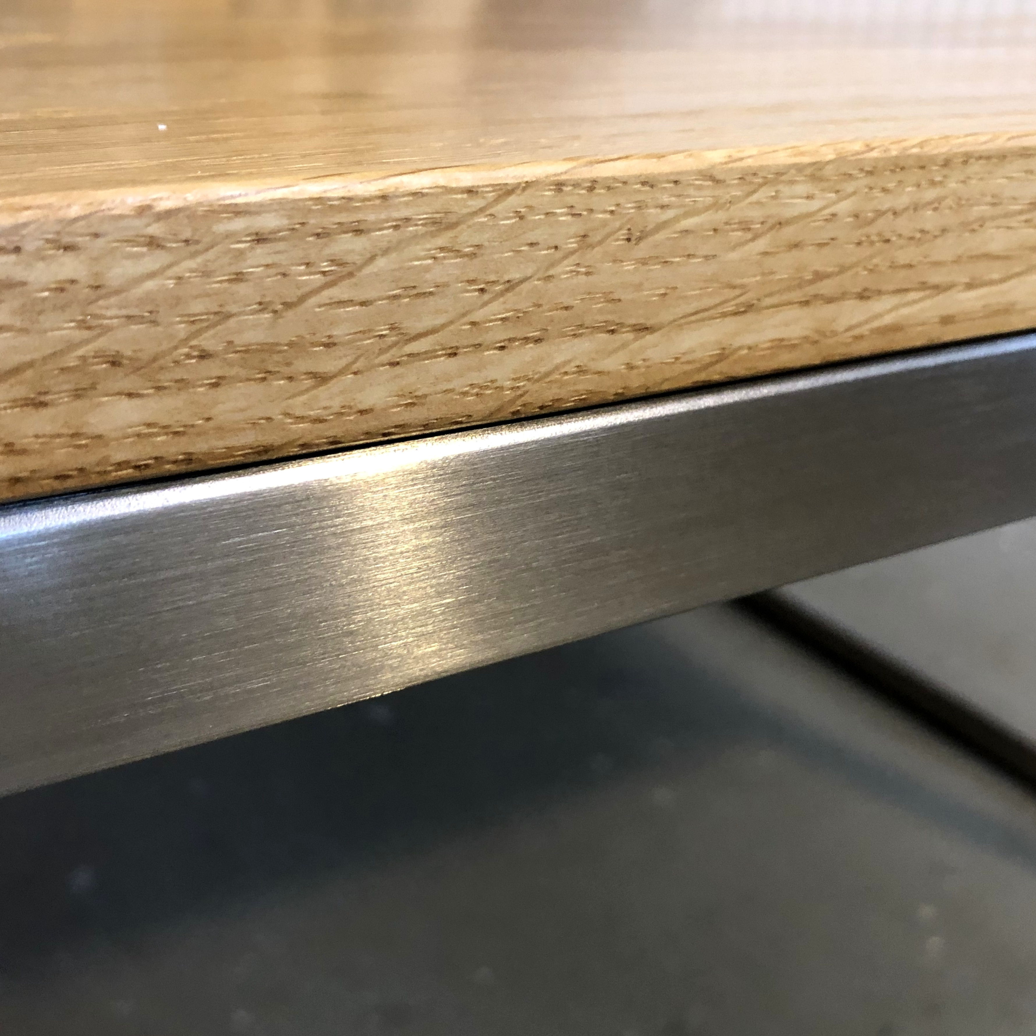 Couchtisch Eiche Massivholz Edelstahl modern Manufaktur