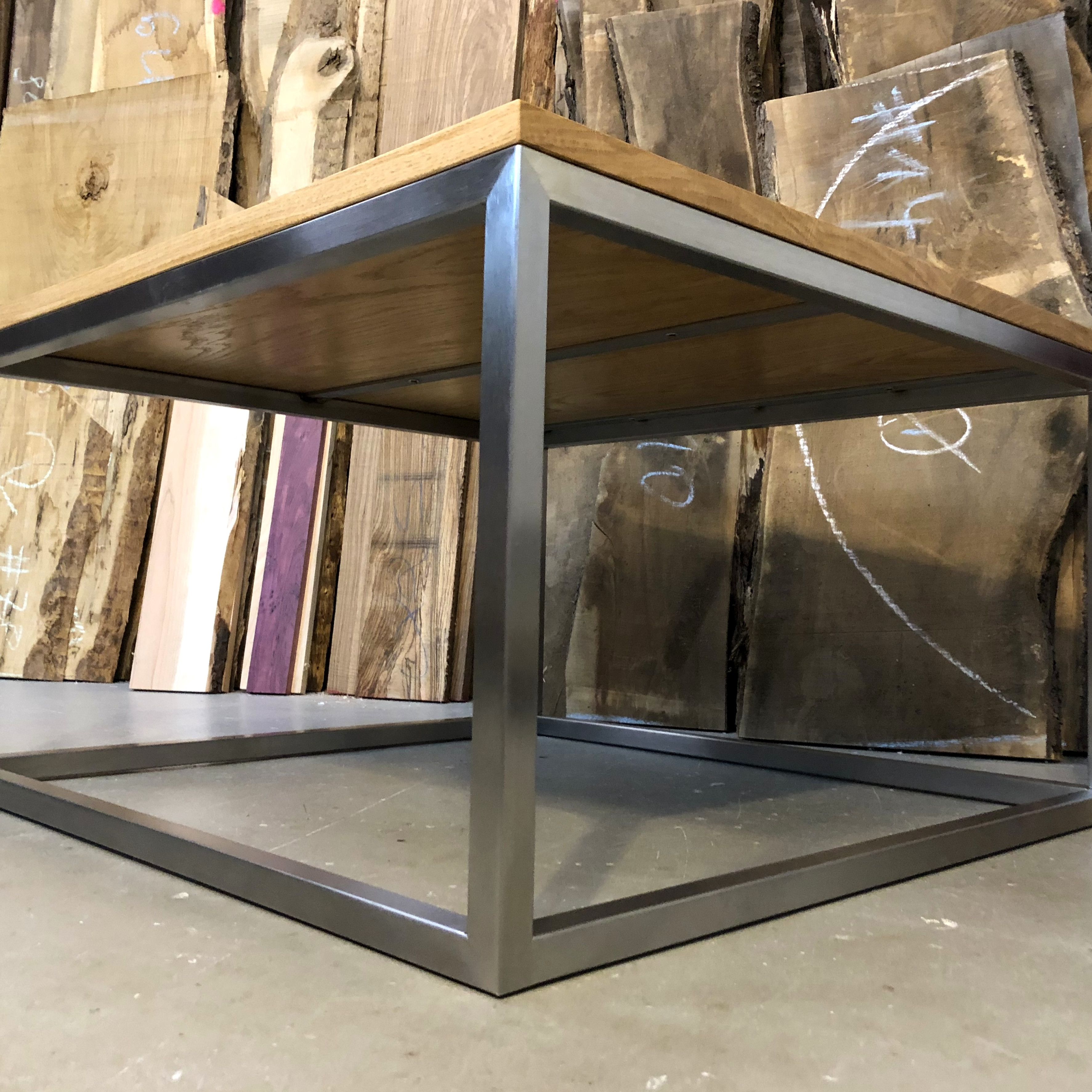 Couchtisch Eiche Massivholz Edelstahl Maßanfertigung modern