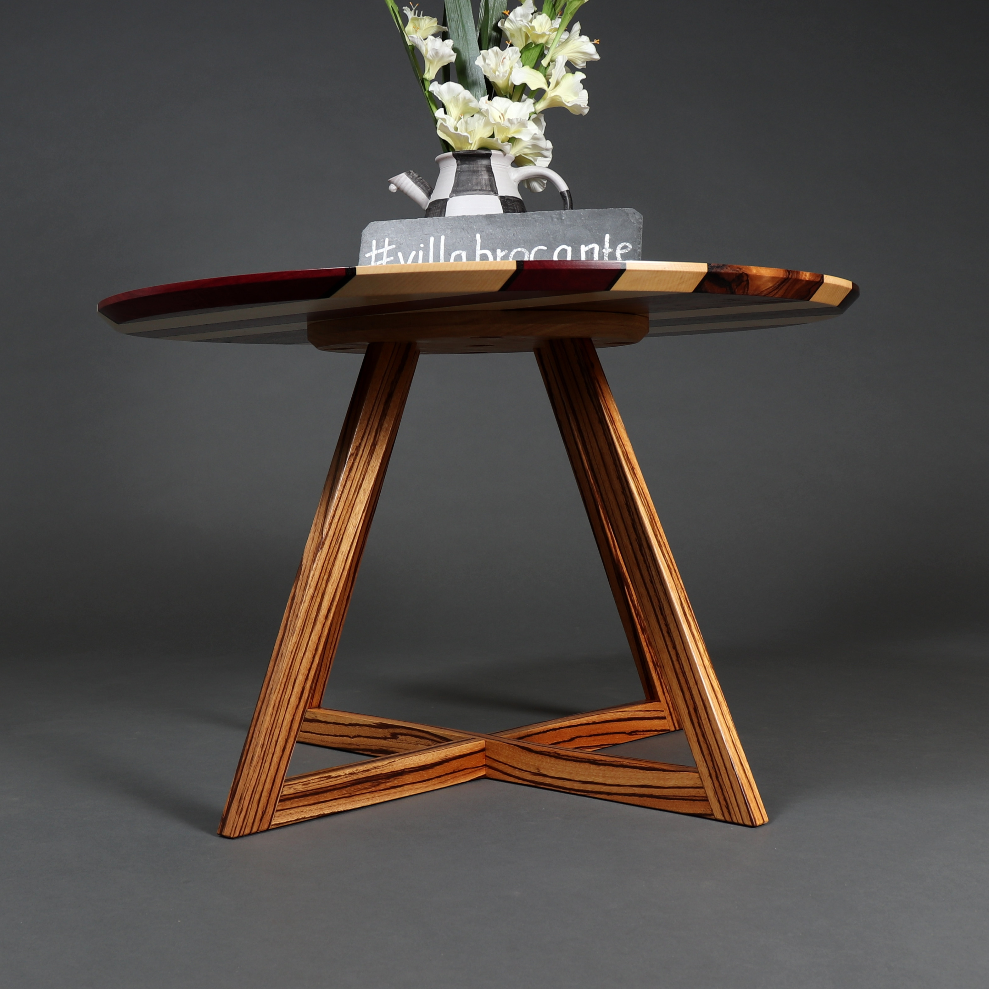 Couchtisch rund Massivholz edel Kreuzbeine Design