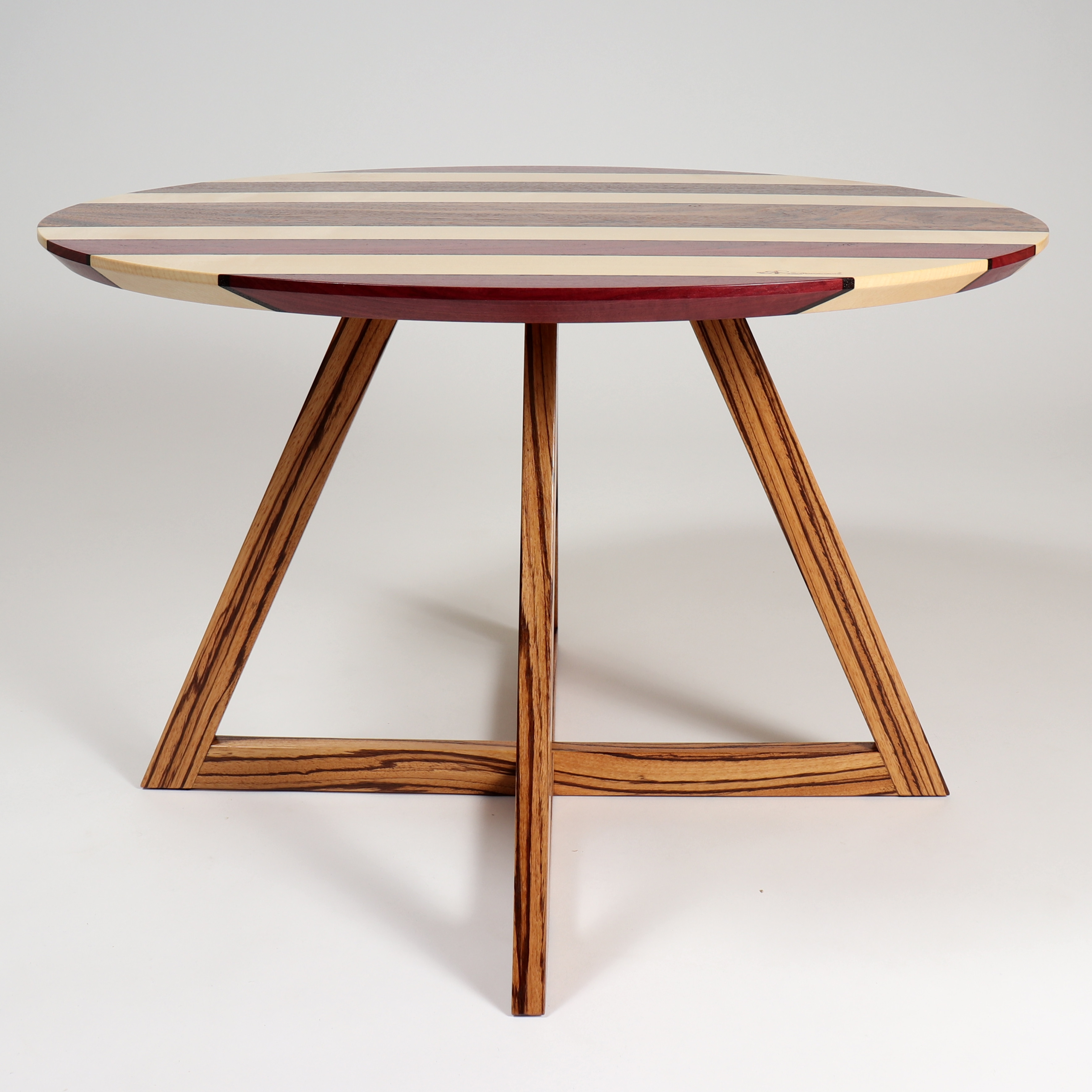 Couchtisch rund Massivholz Trapez Streben Eleganz Design