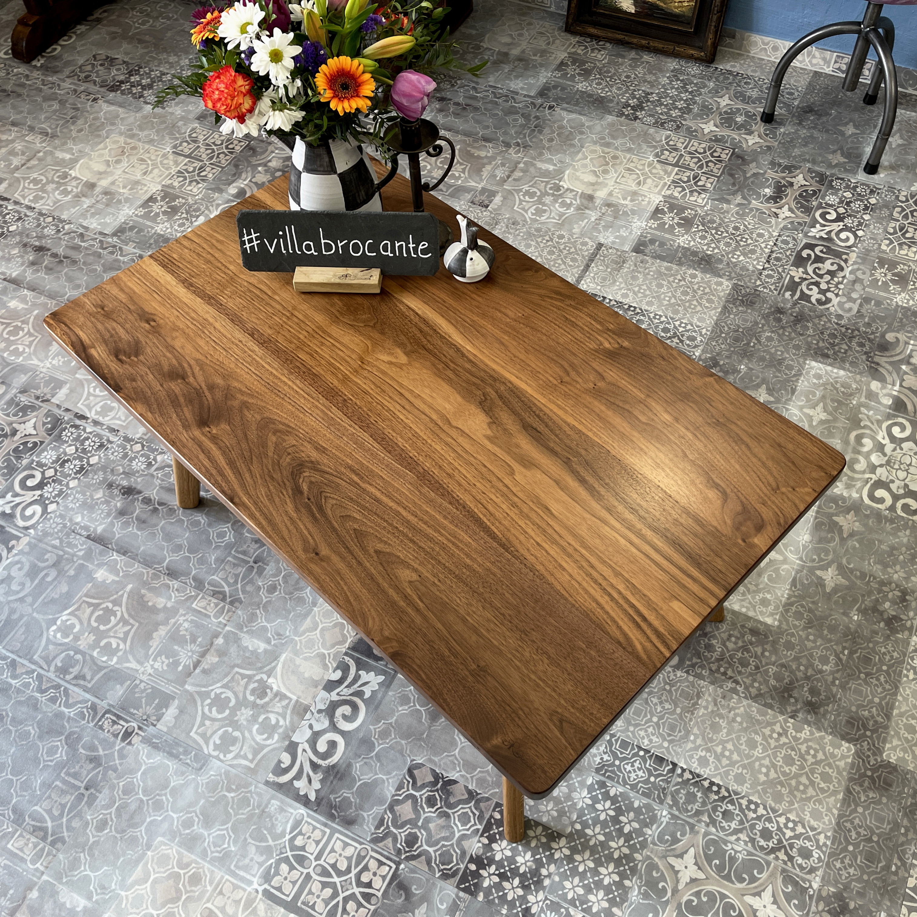 Couchtisch auf Maß Nussbaumholz edel elegant Unikat