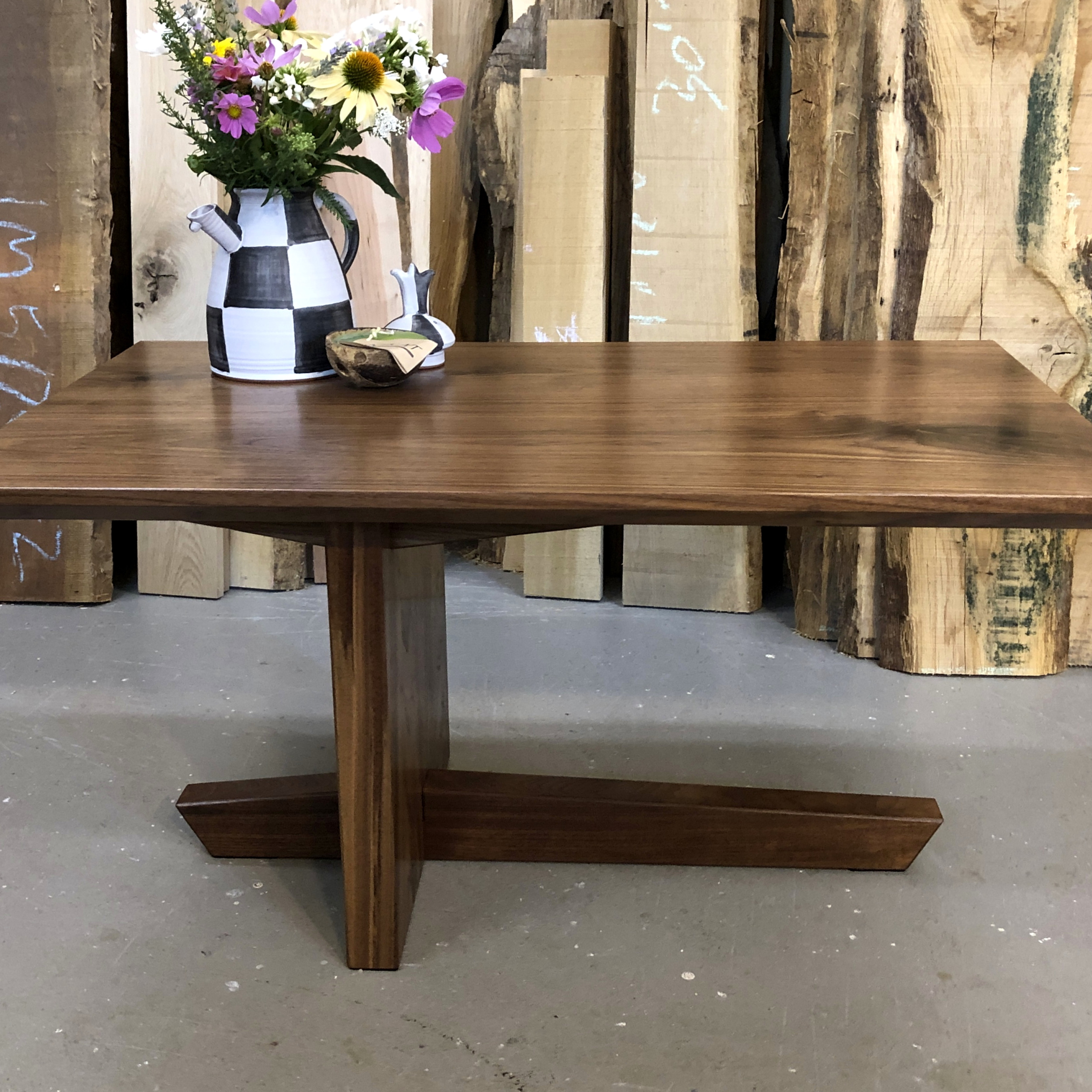 Couchtisch Nussbaum Holz massiv Kigoroshi Nakashima japanischer Stil Design