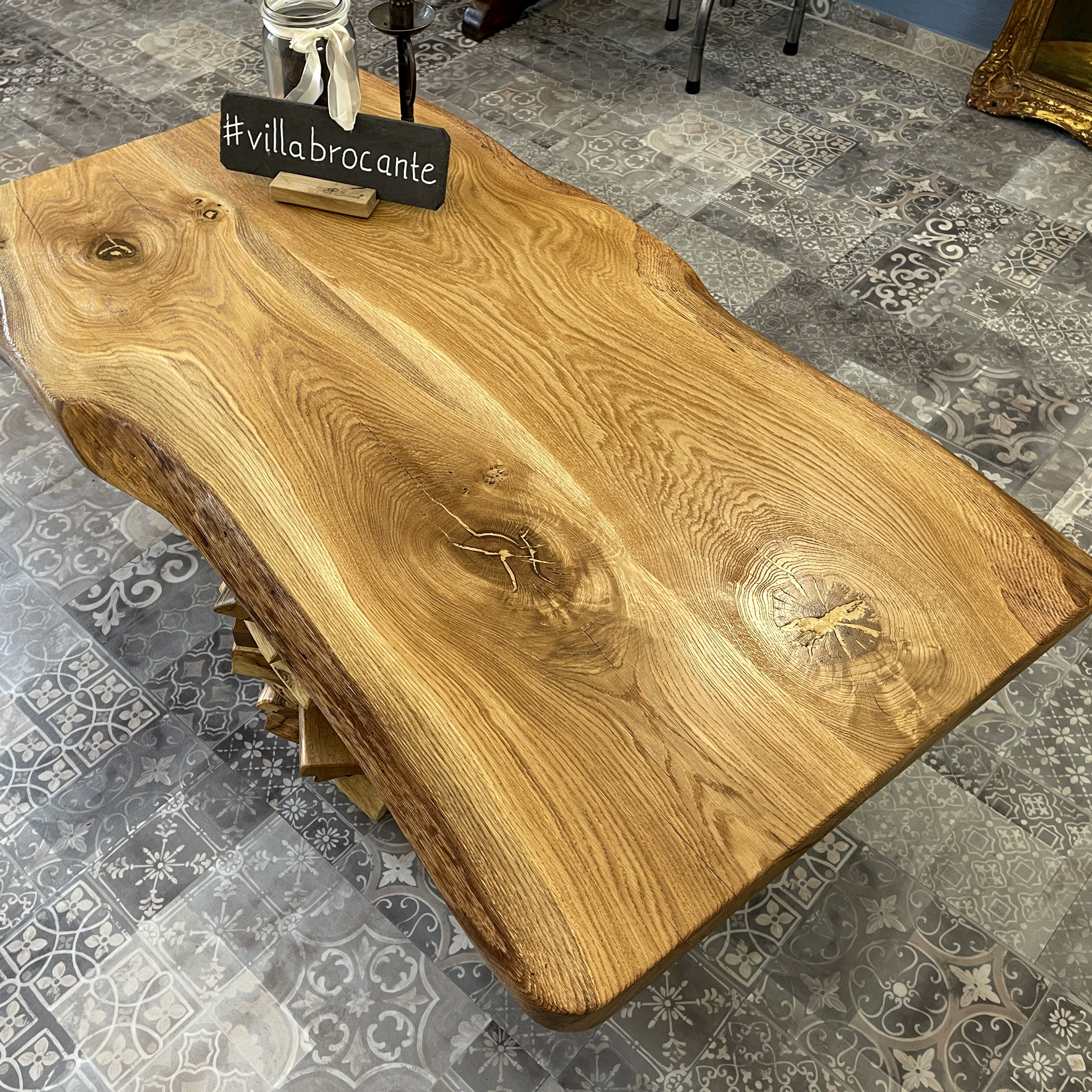 Couchtisch Wildeiche massiv rustikal Holz individuell