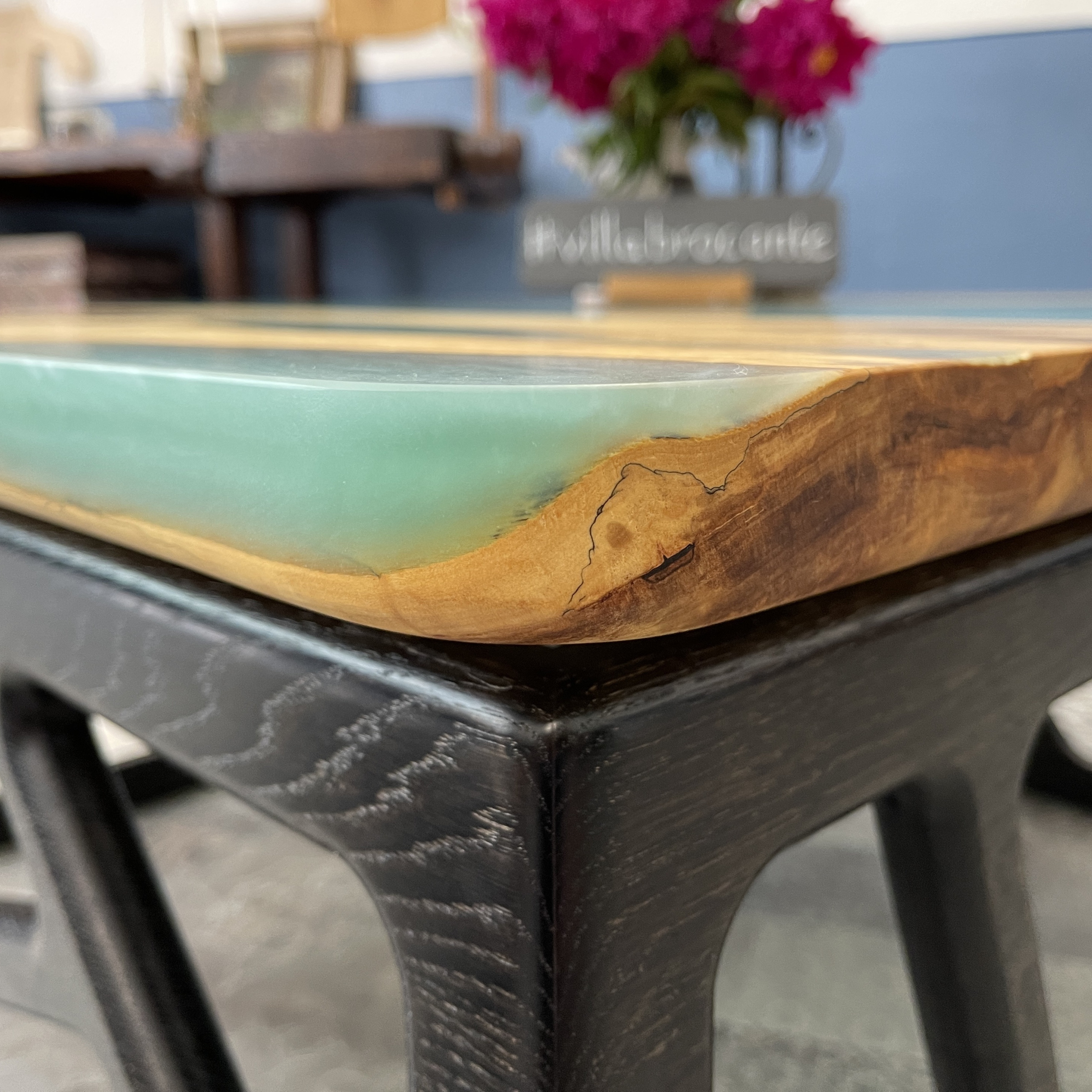 Couchtisch modern Epoxidharz individuell schwarz Luxus