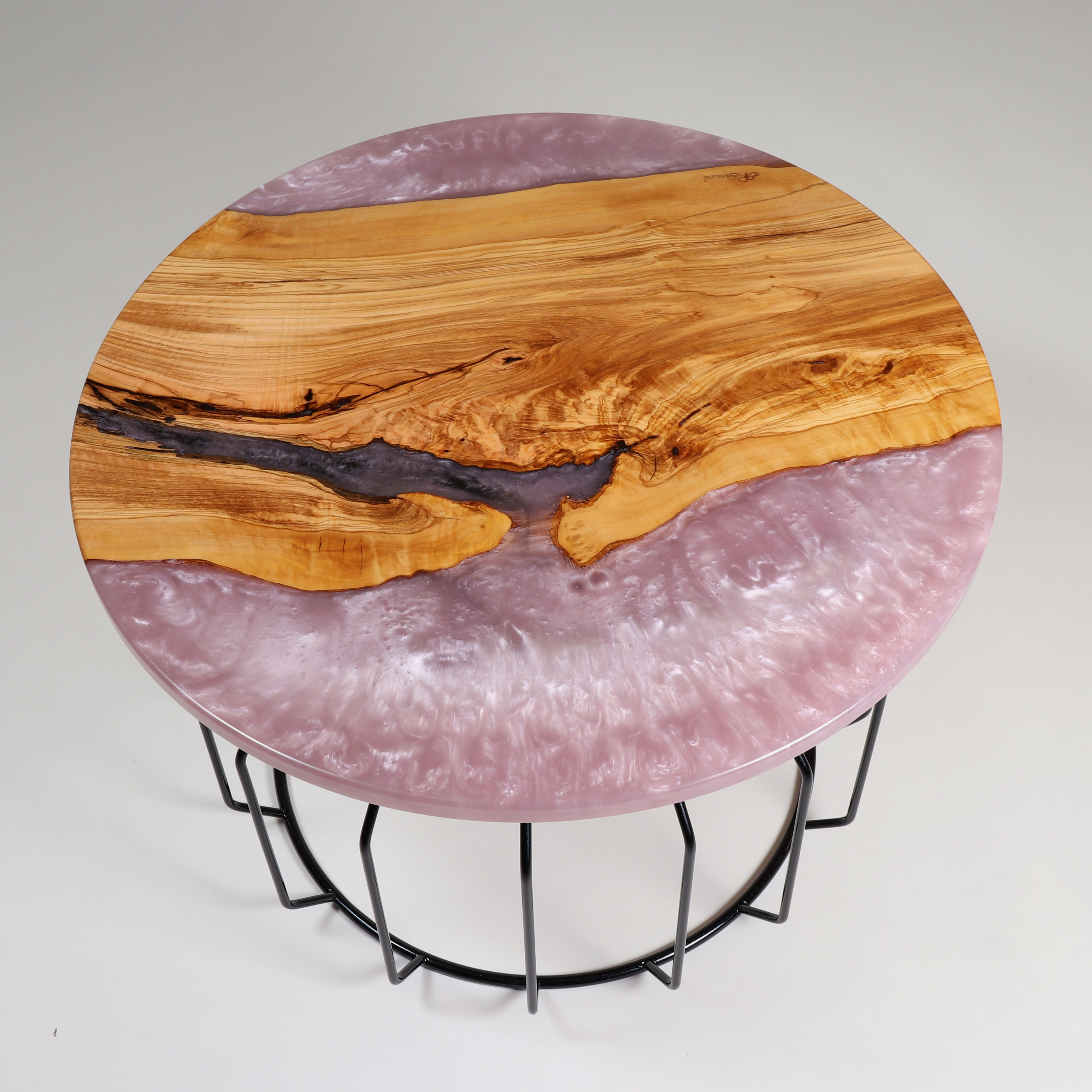 Couchtisch rund Epoxidharz rustikal Holz Leipzig Kunst Olive