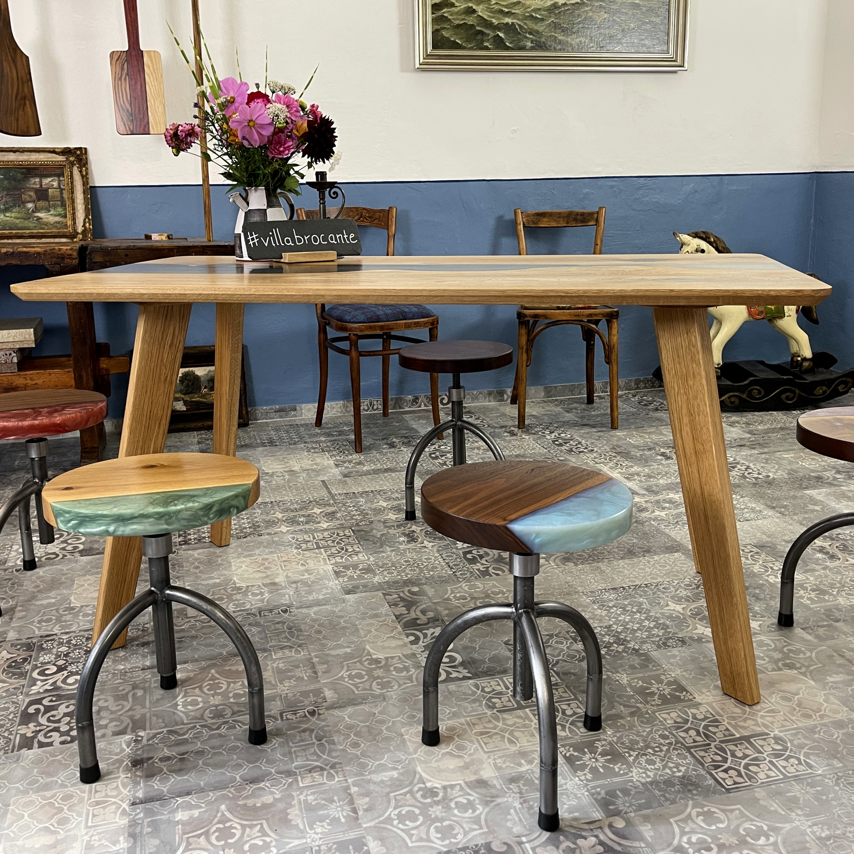 Esstisch aus Epoxidharz und Eiche Unikat Leipzig Loft