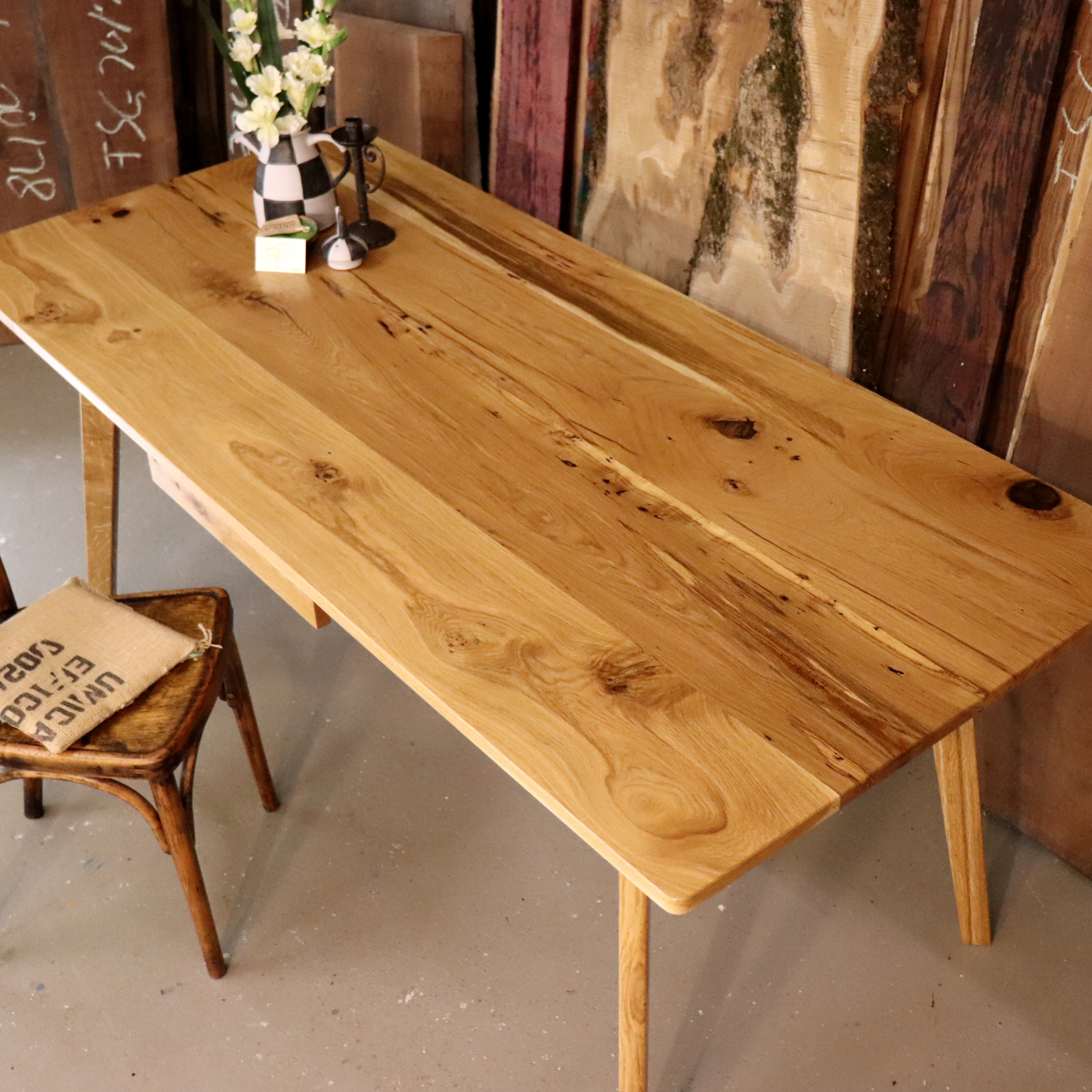 Esstisch Maßanfertigung Leipzig Wildeiche rustikales Holz Design