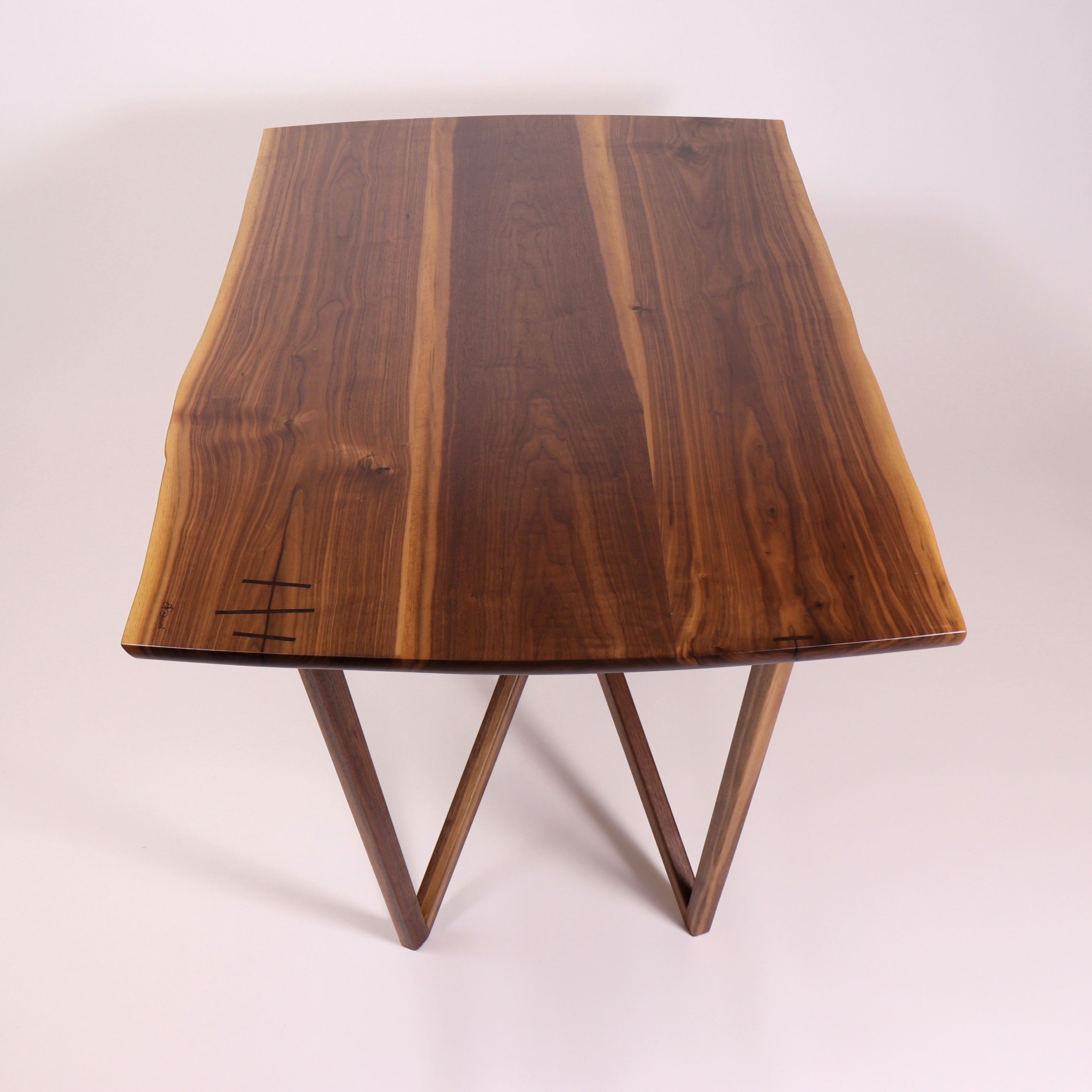 Esstisch Maßanfertigung Design Massivholz Nussbaum