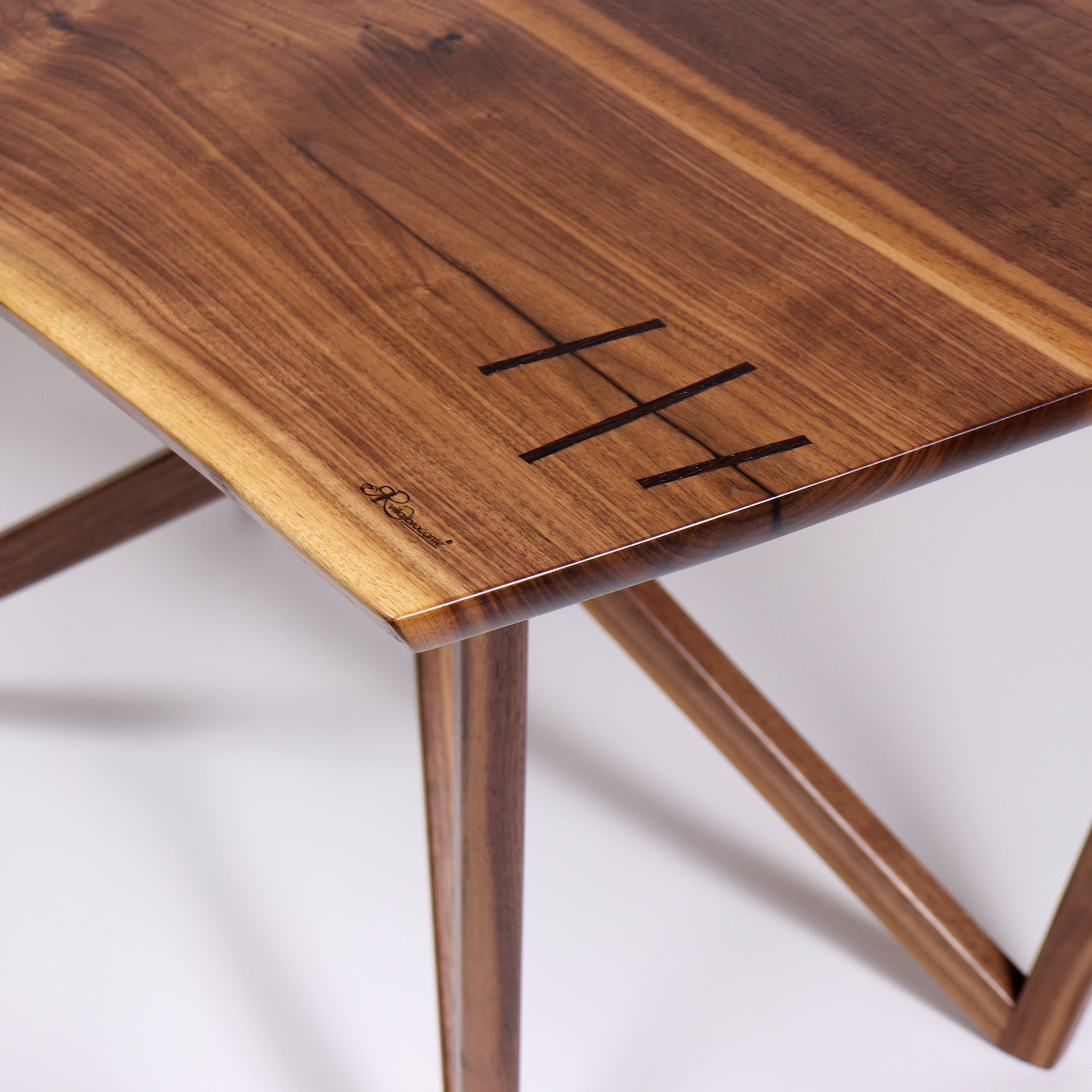 Esstisch Nussbaum Unikat Massivholz Design edler Stil