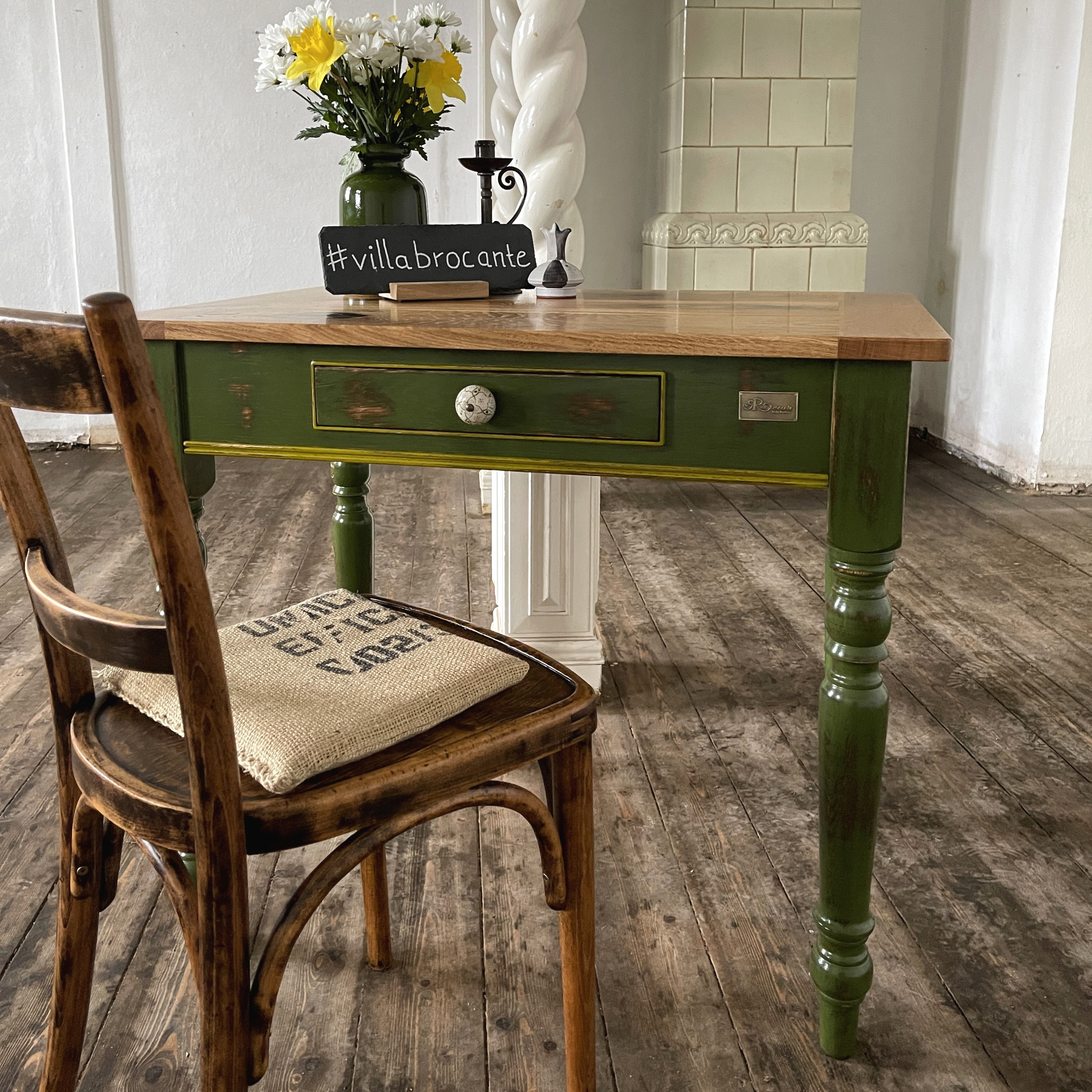 Küchentisch grün Eiche Holz massiv Maßanfertigung vintage