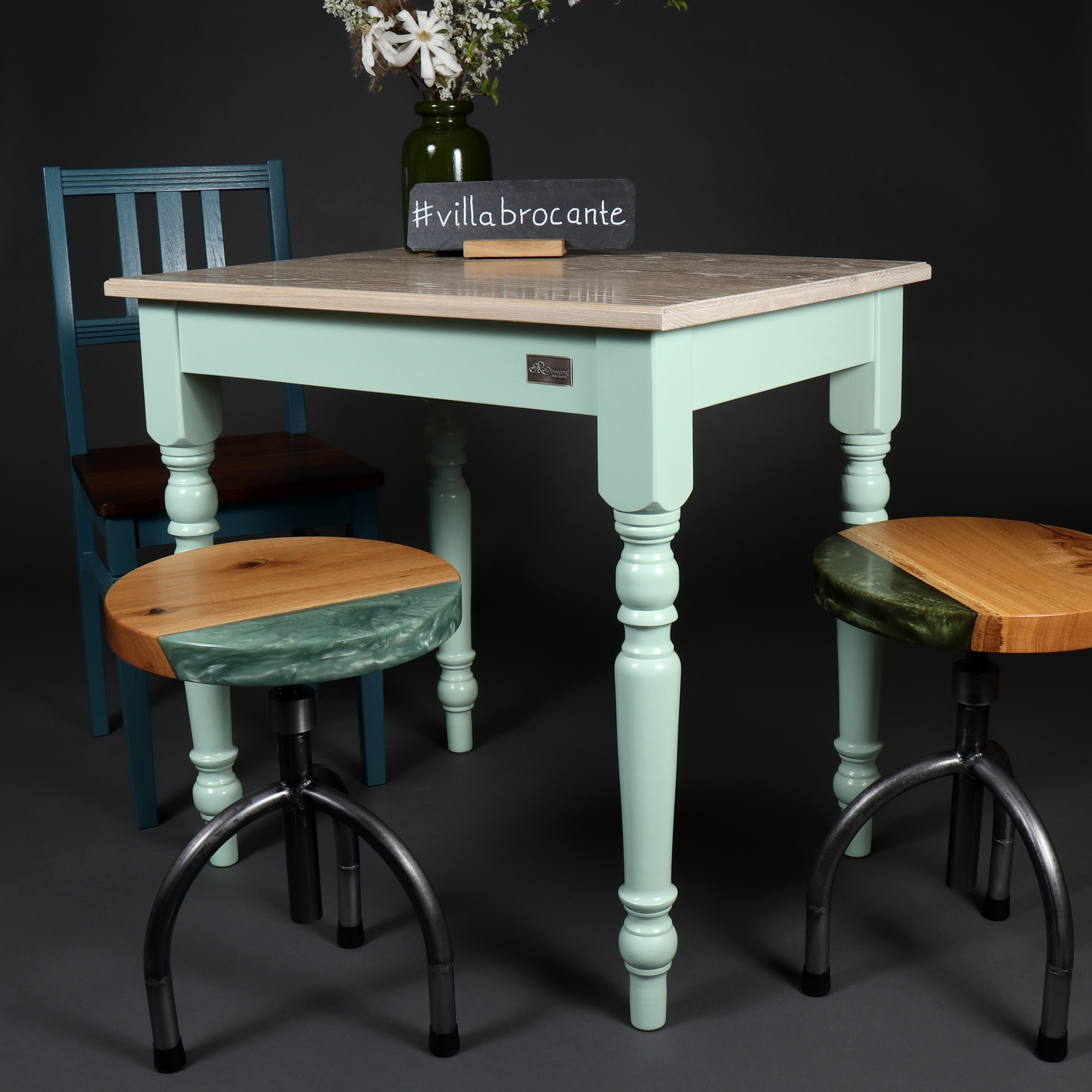 Küchentisch Schreibtisch Eiche Massivholz mint weiß villa brocante antik