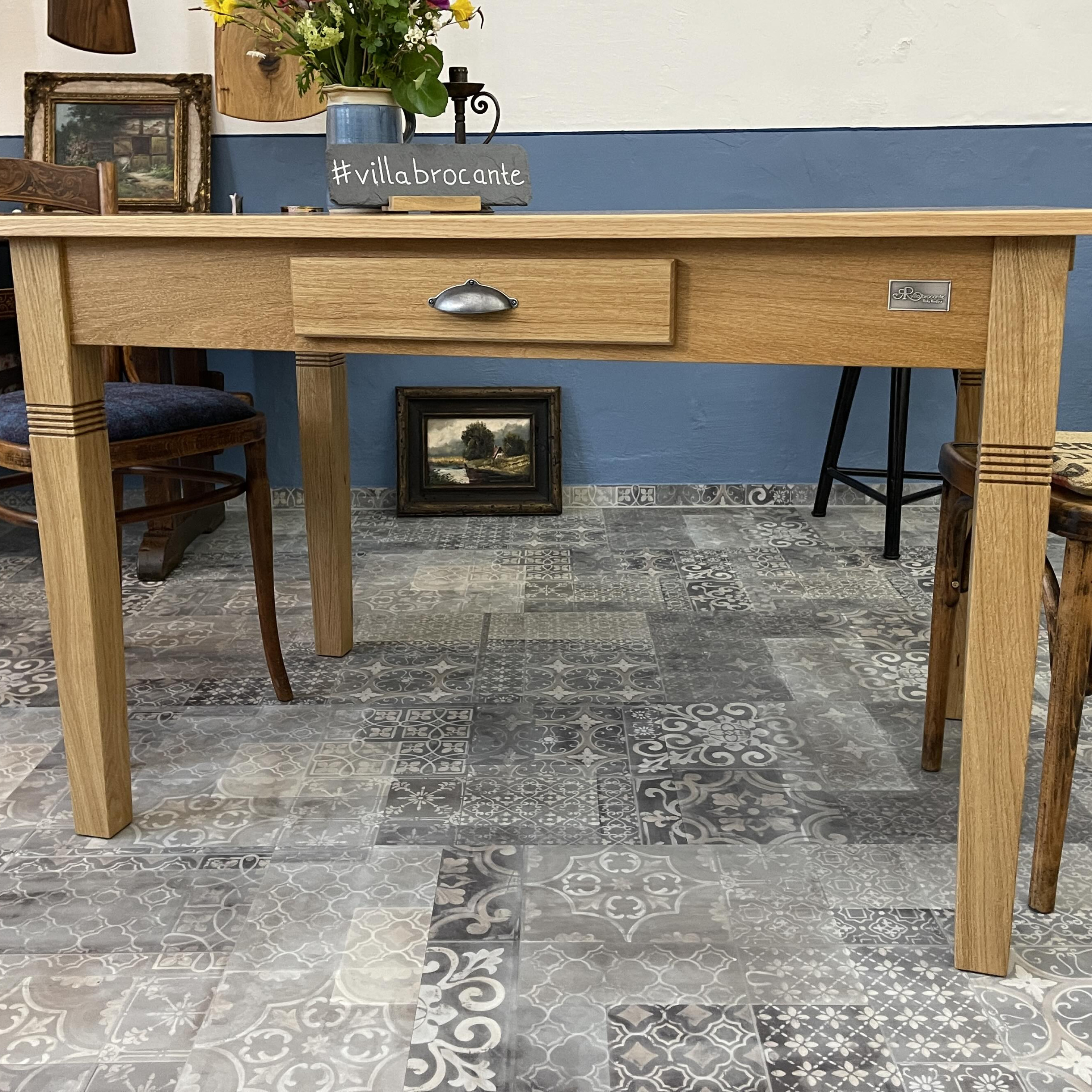 Küchentisch Schublade antik Design Stil Massanfertigung