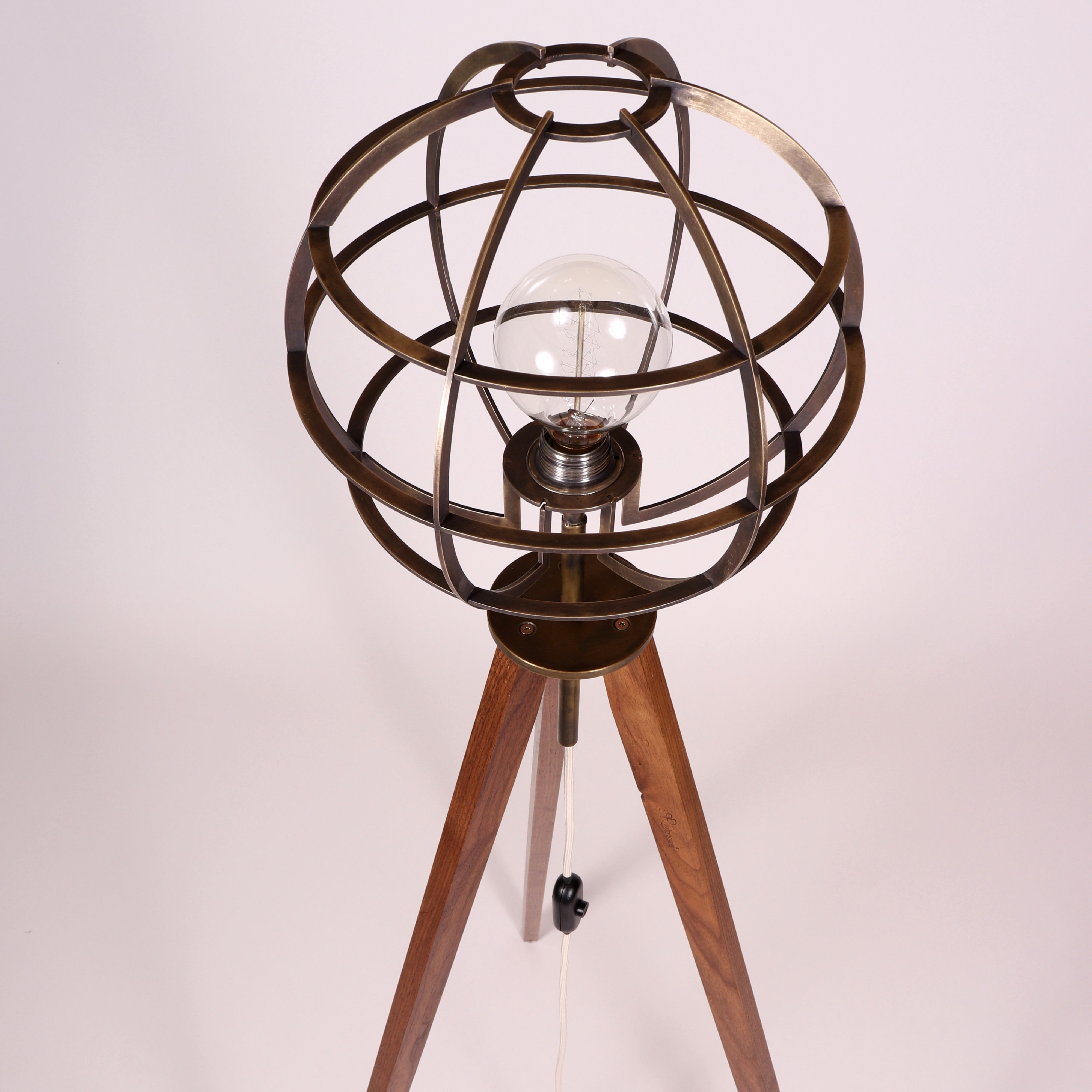 Stehlampe Massivholz retro Loft Messing Vintage Dreibein