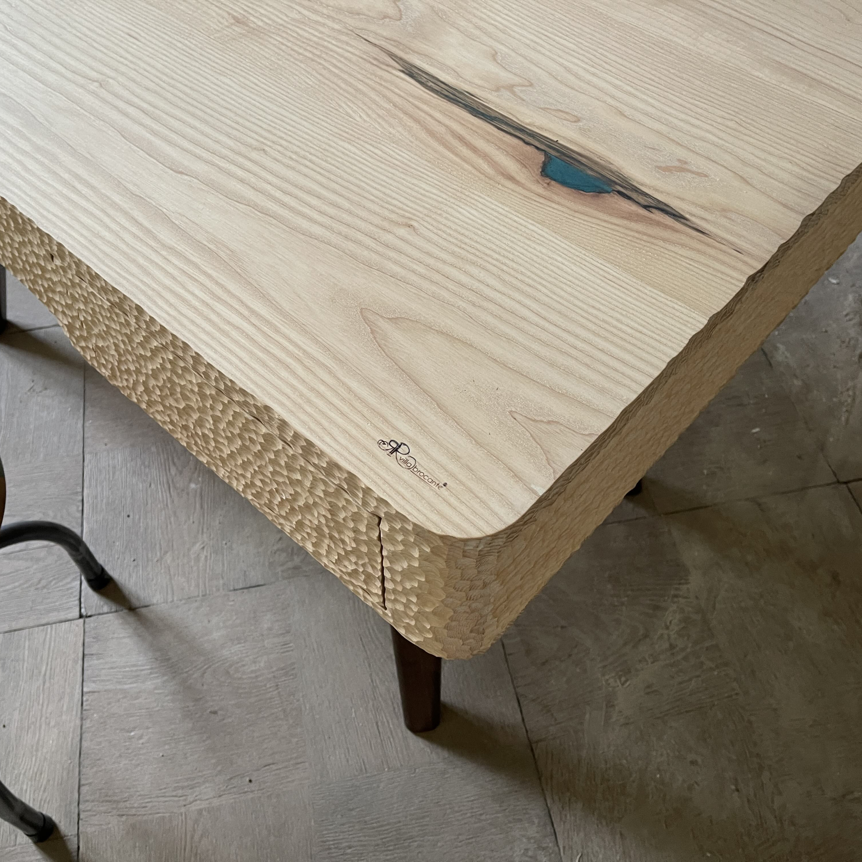 Schreibtisch gerundet Massivholz Tischler Design Skulptur