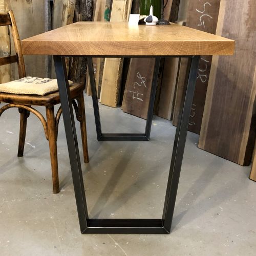 Schreibtisch Design Trapez Stahlkufen rustikal Stil modern Bauhaus