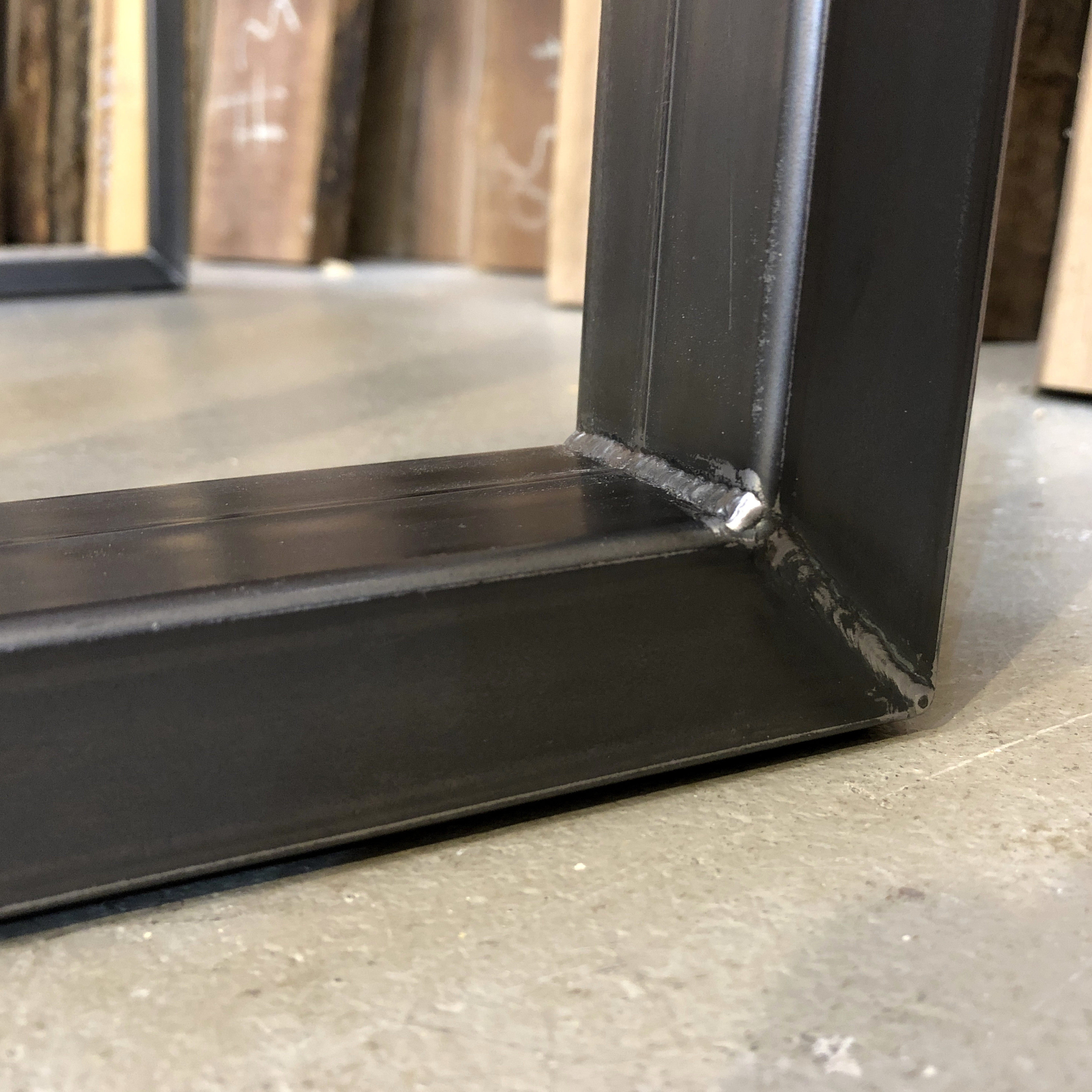 Schreibtisch Eiche Holz Stahlkufen Industrie Stil robust rustikal