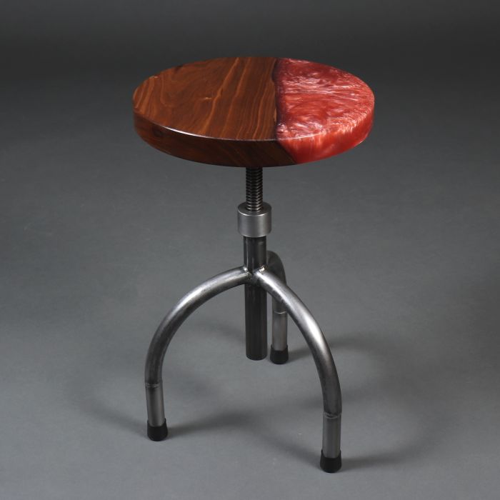 Arzthocker Holz Epoxidharz rot Stahl Vintage Stil Leipzig