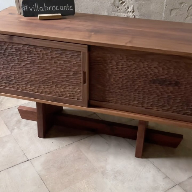 sneak peak of the new sideboard in „george nakashima“ style!

#villabrocante #sideboard #kommode #tvboard #nussbaum #nakashima #finefurniture #designleipzig #frohburg #leipzigart